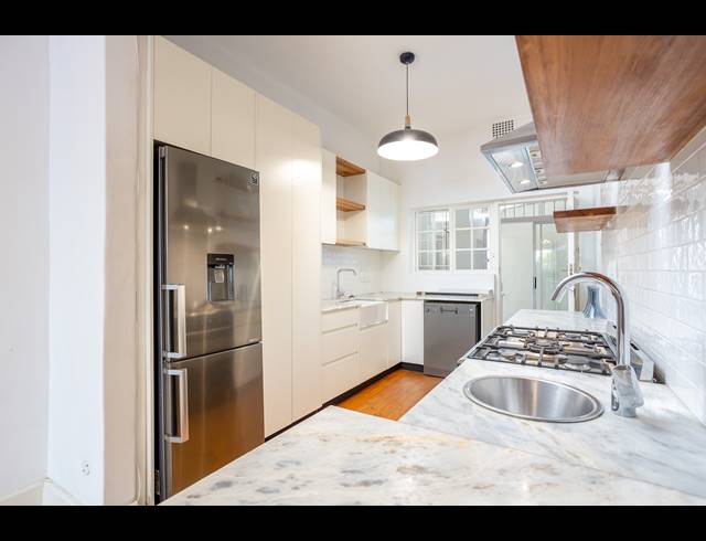 3 BEDROOM APARTMENT RENTED IN ORANJEZICHT